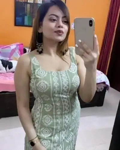 Call Girl in Baseri
